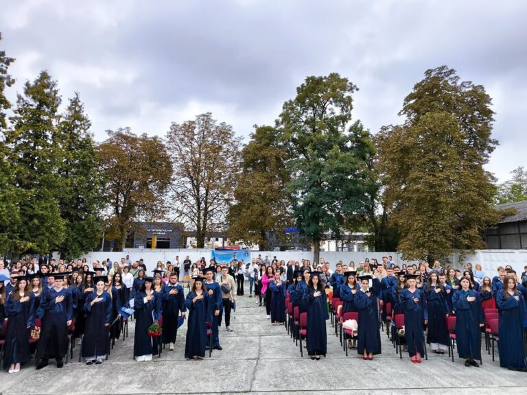 Вручення дипломів бакалавра права випускникам ІФННЮІНУ”ОЮA”